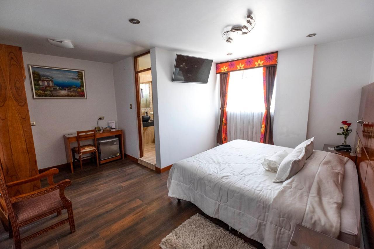 Tikary Hotel